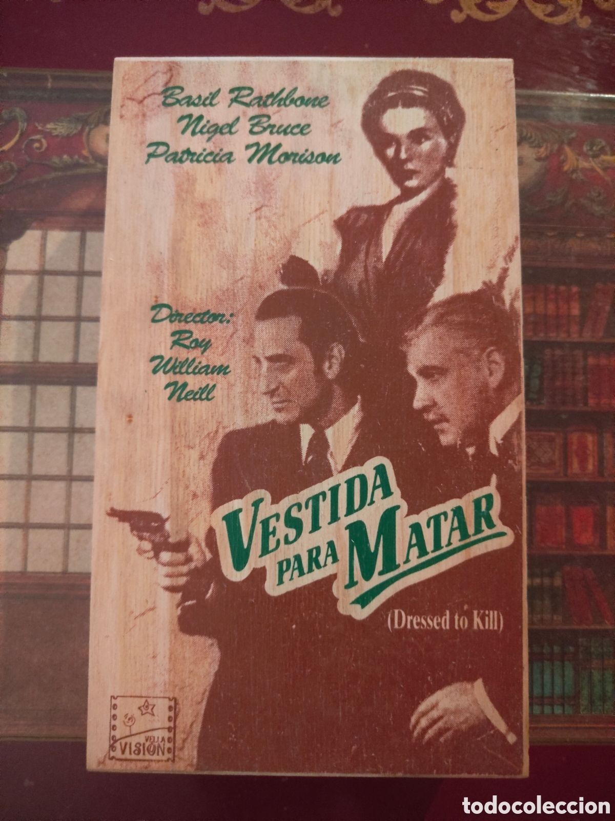 Cine: SHERLOCK HOLMES - VESTIDA PARA MATAR (1946) - BASIL RATHBONE - VHS EDICION DE LUJO EN CAJA DE MADERA