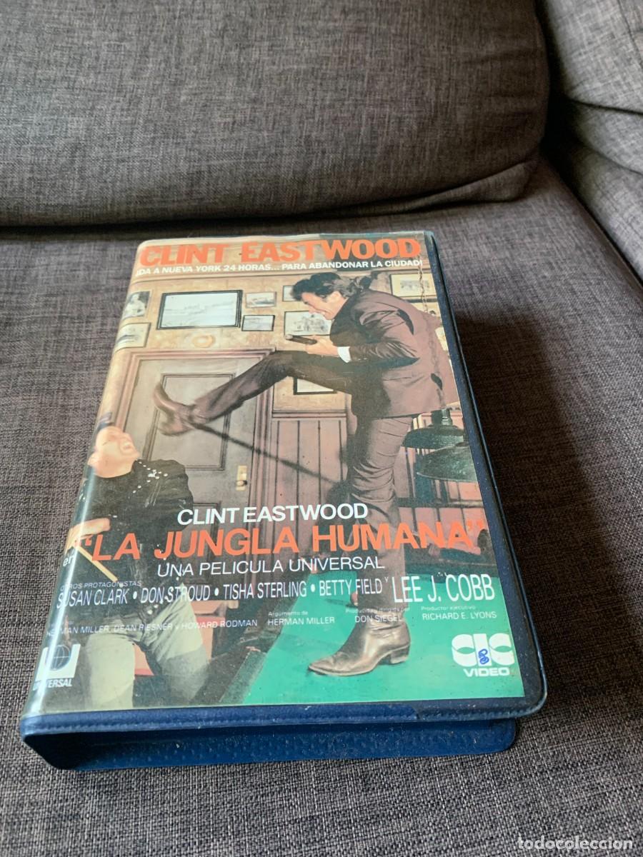 Cine: VHS. LA JUNGLA HUMANA. CLINT EASTWOOD. ESTUCHE GRANDE.