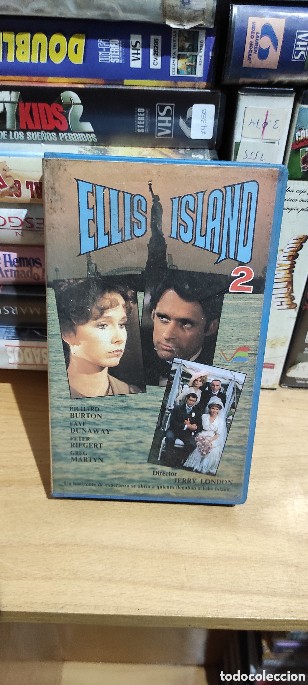 Cinema: VHS VIDEO CLUB ELLIS ISLAND 2