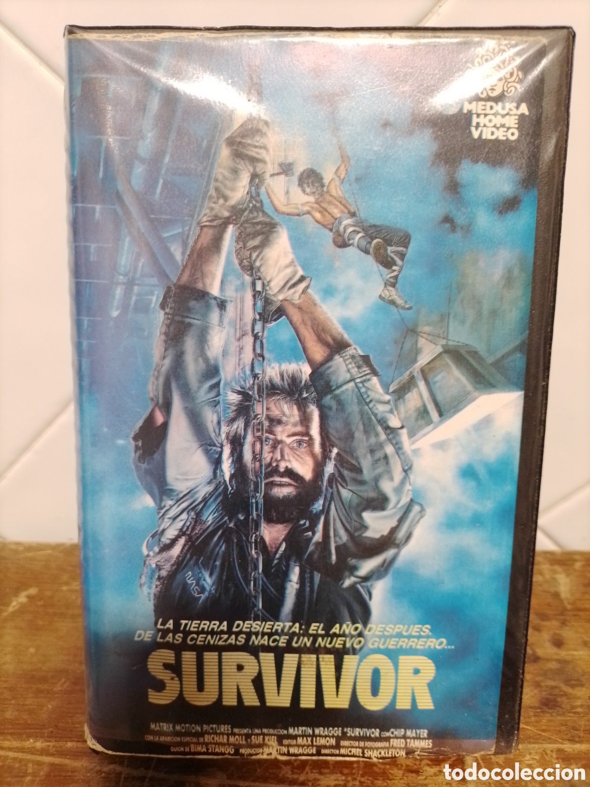 Cine: Survivor - formato VHS.