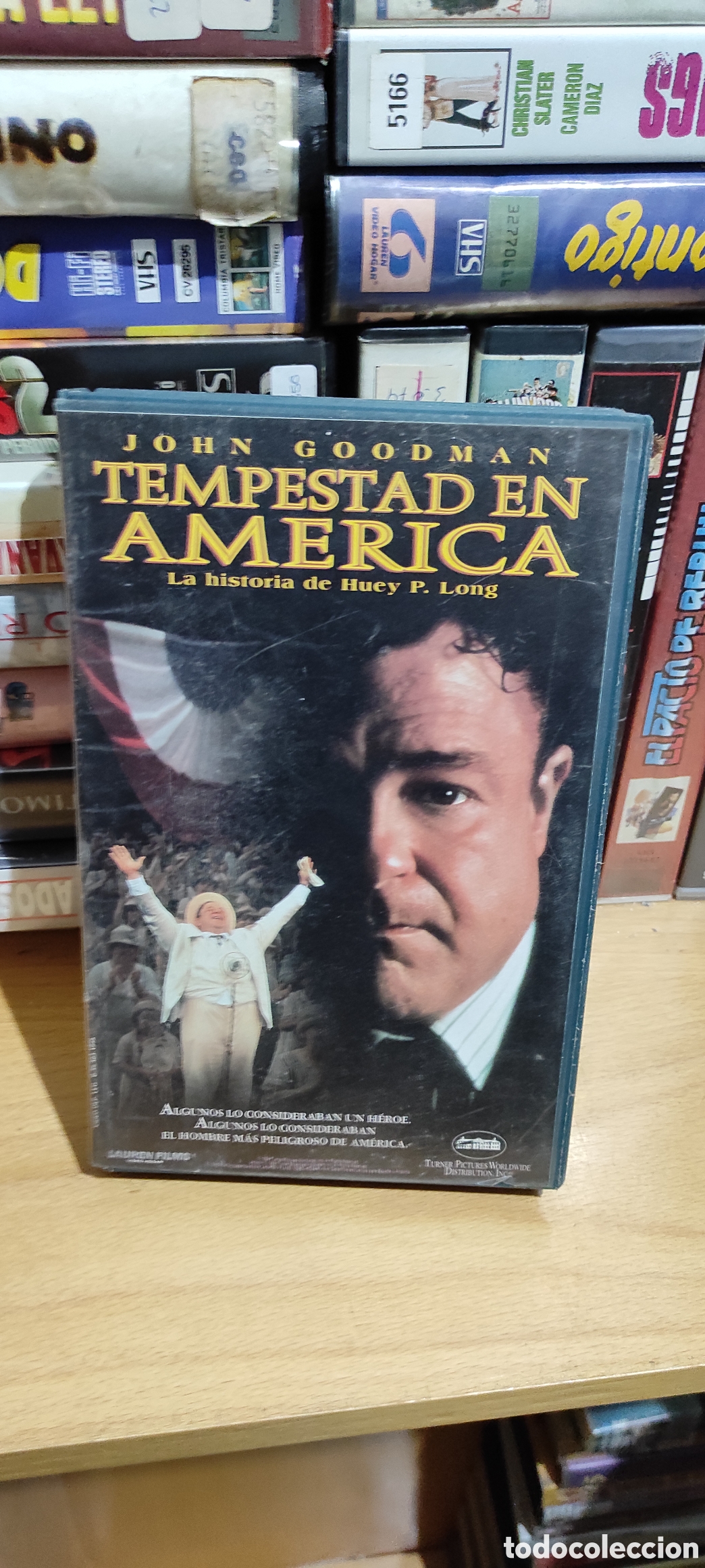 Kino: VHS VIDEO CLUB TEMPESTAD EN AM&Eacute;RICA