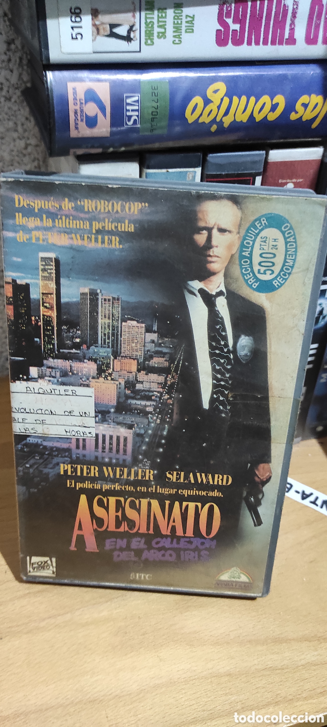 Cine: VHS VIDEO CLUB ASESINATO EN EL CALLEJ&Oacute;N ARCO IRIS