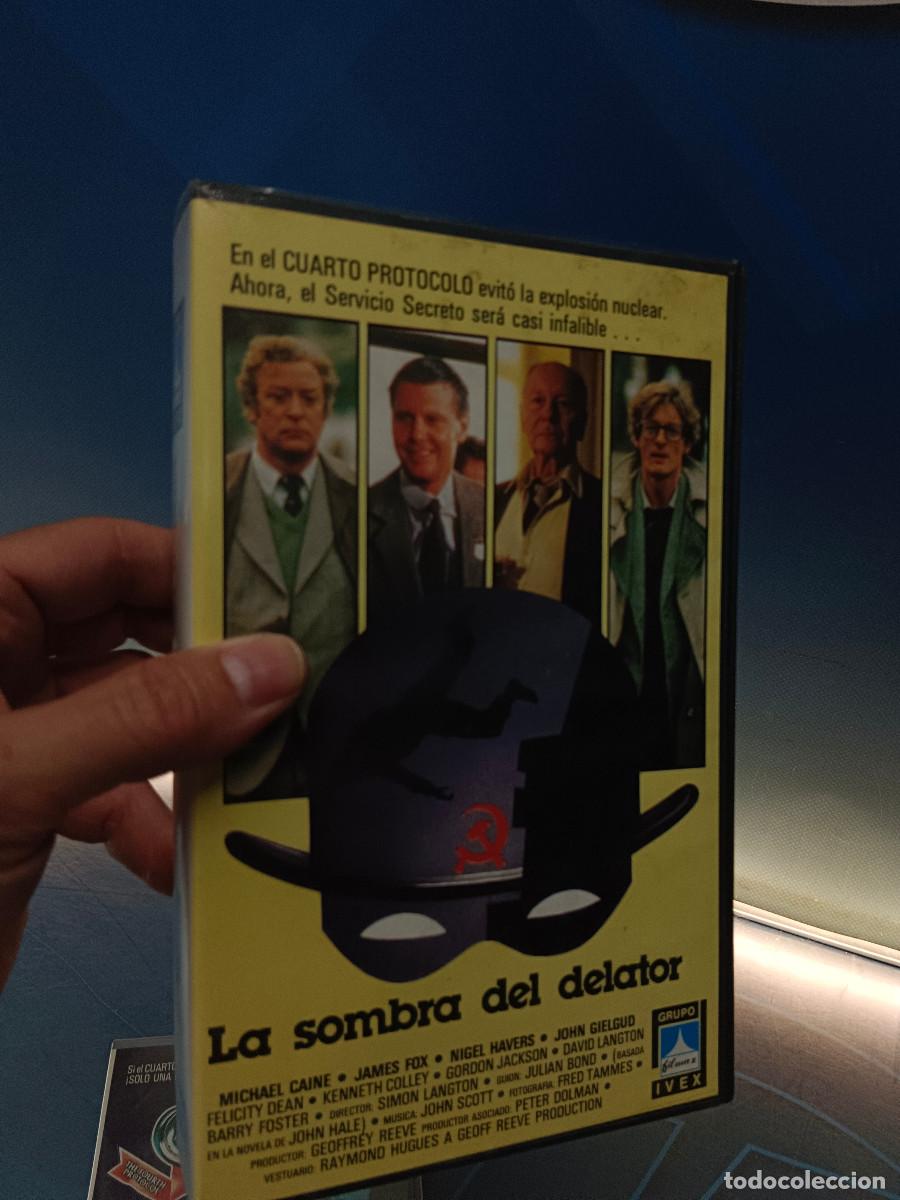 Cine: 2 VHS: El Cuarto Protocolo + La Sombra del Delator - Foto 6