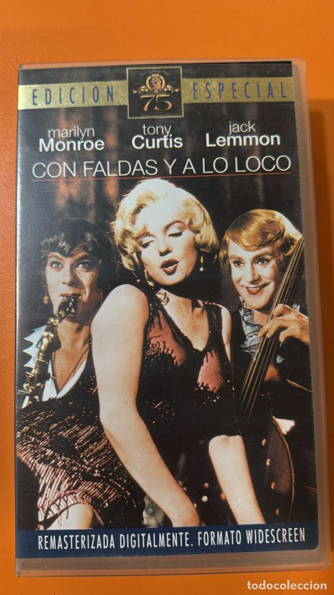 Cine: Con Faldas y a lo Loco [VHS] Edici&oacute;n Especial