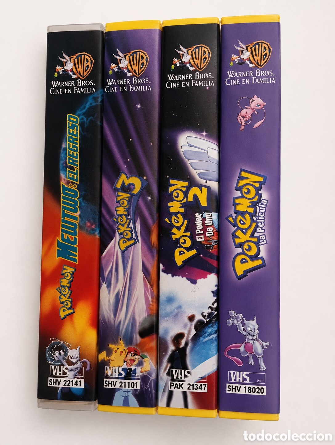 Cine: Lote 4 pel&iacute;culas Pok&eacute;mon VHS y sus objetos promocionales originales