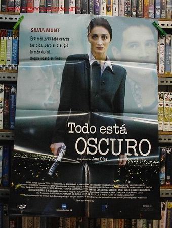 Cine: TODO ESTA OSCURO - Foto 1
