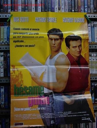 Cine: BESAME GUIDO - Foto 1