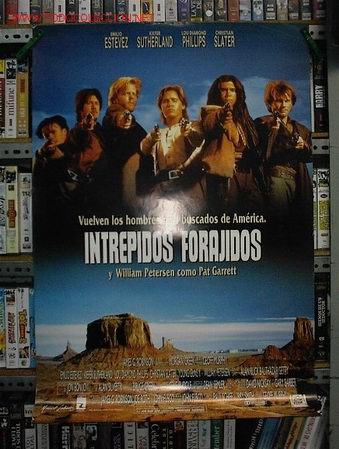 Cine: INTREPIDOS FORAJIDOS - Foto 1