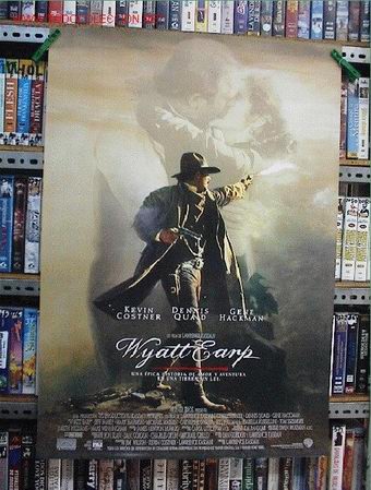 Cine: WYATT EARP - Foto 1