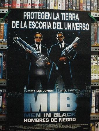 Cine: HOMBRES DE NEGRO - Foto 1