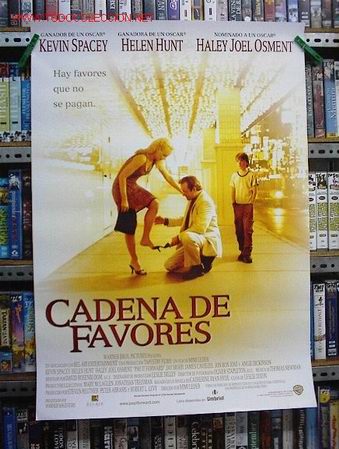 Cine: CADENA DE FAVORES - Foto 1