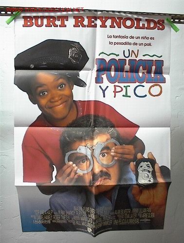 Cine: UN POLICIA Y PICO - Foto 1