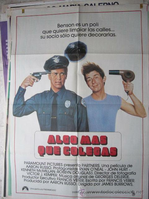 Cinema: CARTEL DE CINE- MOVIE POSTER ALGO MAS QUE COLEGAS, 1982 70X100 CM.