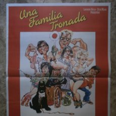 Cine: POSTER - UNA FAMILIA TRONADA. NELLY FRIJDA, HUUB STAPEL. AÑO 1987.