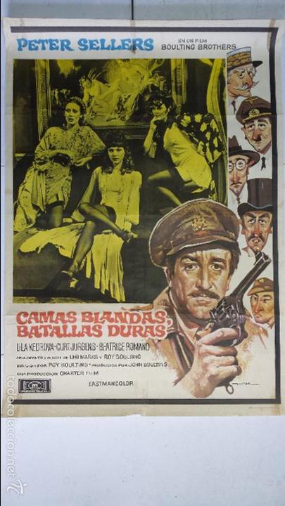 Cinema: ANTIGUO Y ORIGINAL CARTEL DE CINE 70 X 100 CM. CAMAS BLANDAS BATALLAS DURAS - 1975