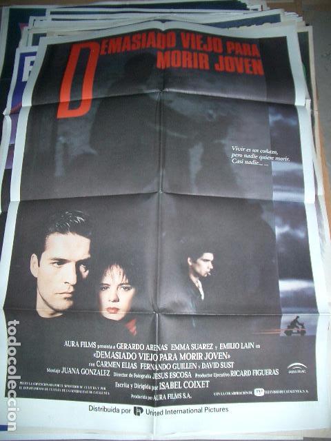 Cine: P&Oacute;ster de cine original 70x100cm DEMASIADO VIEJO PARA MORIR JOVEN