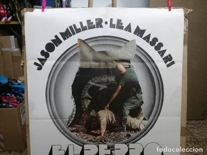 Cine: EL PERRO. JASON MILLER, LEA MASSARI. - Foto 3