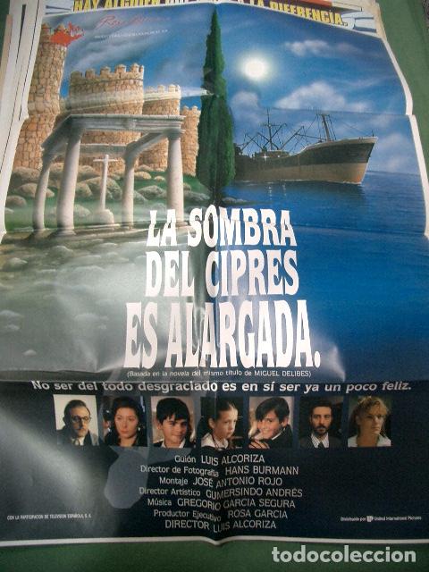 Cine: P&oacute;ster original de 70x100cm LA SOMBRA DEL CIPRES ES ALARGADA