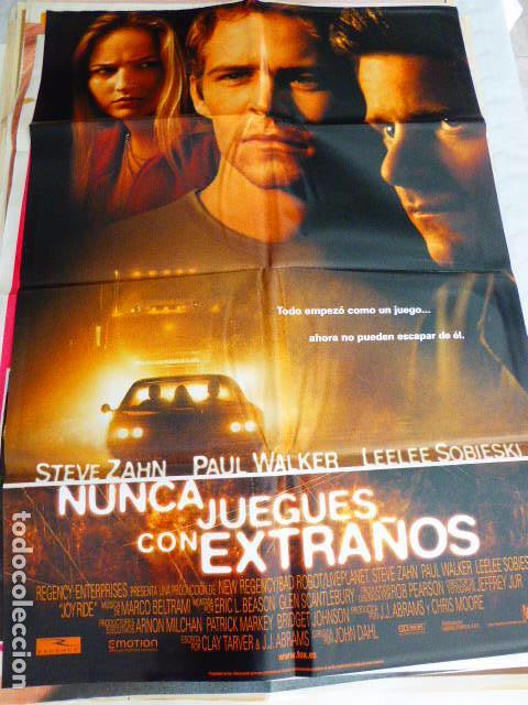 Cine: NUNCA JUEGUES CON EXTRA&Ntilde;OS. CARTEL DE CINE- MOVIE POSTER. 100X70 CM APROX