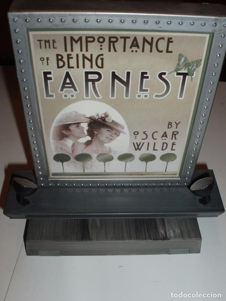 Kino: CARTEL PLASTICO CINE PELICULA LA IMPORTANCIA DE LLAMARSE ERNESTO