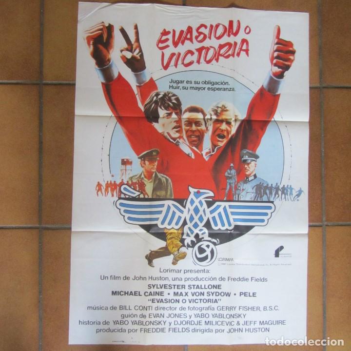 Cinema: Cartel original cine Evasi&oacute;n o Victoria. 100x70 cm. Pel&eacute;. Ver arruga arriba