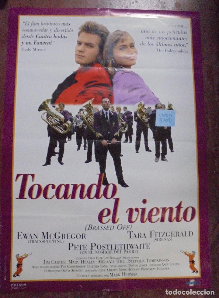 Kino: CARTEL ORIGINAL DE CINE. TOCANDO EL VIENTO. 96X68 CM