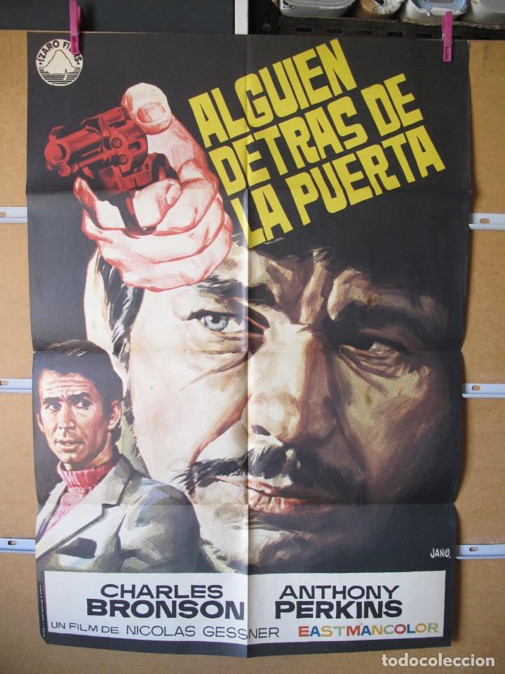 Cinema: L315 ALGUIEN DETRAS DE LA PUERTA