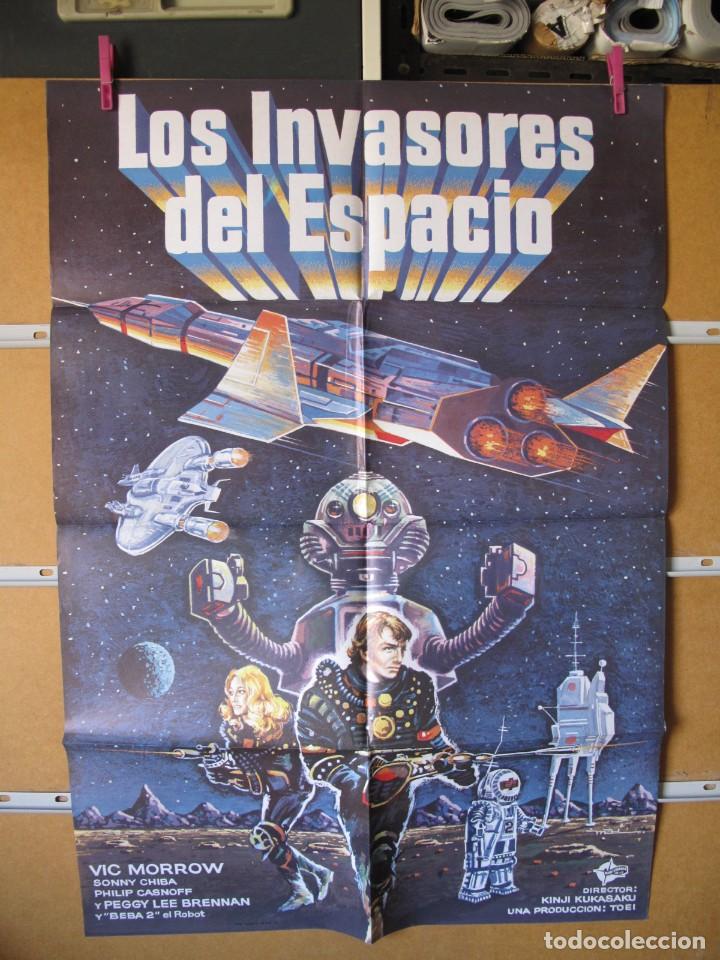 Cine: L340 LOS INVASORES DEL ESPACIO - Foto 1