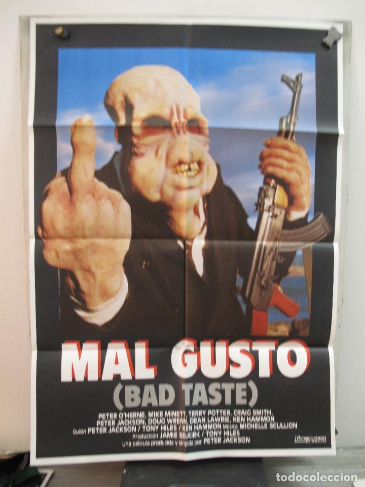Cine: L399 MAL GUSTO POSTER ORIGINAL - Foto 1