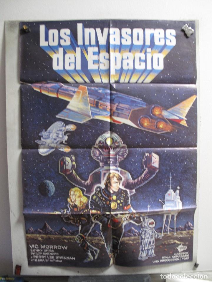 Cine: GND2445 LOS INVASORES DEL ESPACIO - Foto 1