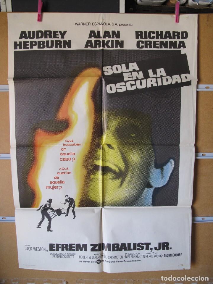 Kino: GNA2987 SOLA EN LA OSCURIDAD