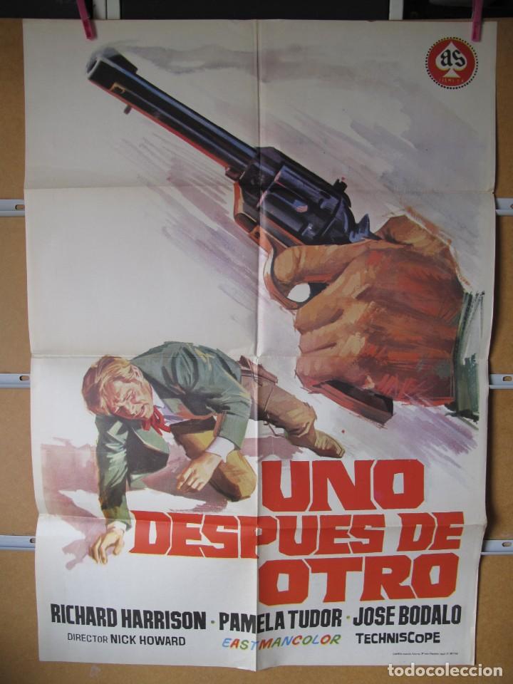Cine: GND3281 UNO DESPUES DE OTRO - Foto 1