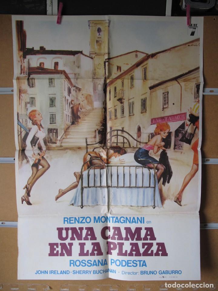 Cine: L1667 UNA CAMA EN LA PLAZA - Foto 1