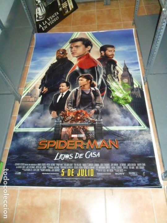 Kino: CARTEL SPIDERMAN SPIDER-MAN LEJOS DE CASA. 175X118 CMS. TOM HOLLAND, SAMUEL L. JACKSON. BE.