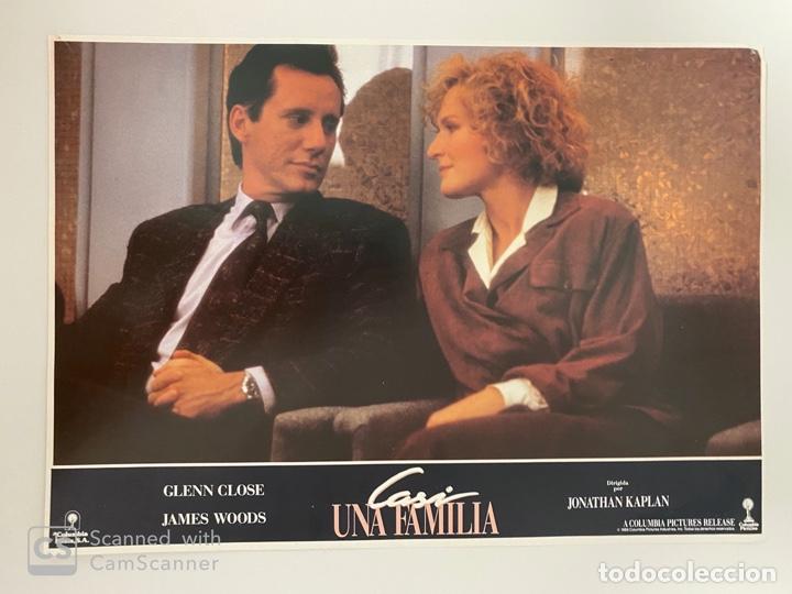 Cinema: AFICHE DE CINE. PELICULA: CASI UNA FAMILIA. MEDIDAS APROX.: 34 X 24 CM