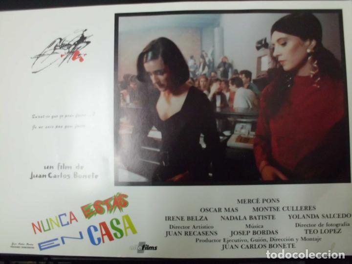 Cinema: CARTEL FOTOGRAMA DE CINE. NUNCA ESTAS EN CASA. 34X24,5 CM.   CARTELCI-147