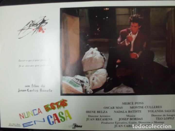 Cinema: CARTEL FOTOGRAMA DE CINE. NUNCA ESTAS EN CASA. 34X24,5 CM.   CARTELCI-148