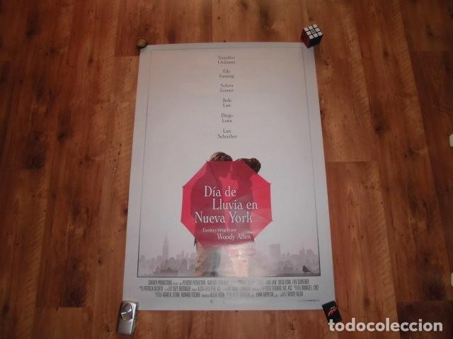 Cine: DIA DE LA LLUVIA EN NUEVA YORK . POSTER O CARTEL ORIGINAL PELICULA.