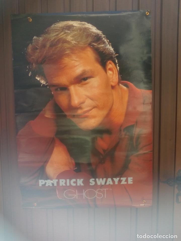 Cinema: CARTEL POSTER ACTOR PATRICK SWAYZE. DE LA PELICULA GHOST. 99 X 68 CM