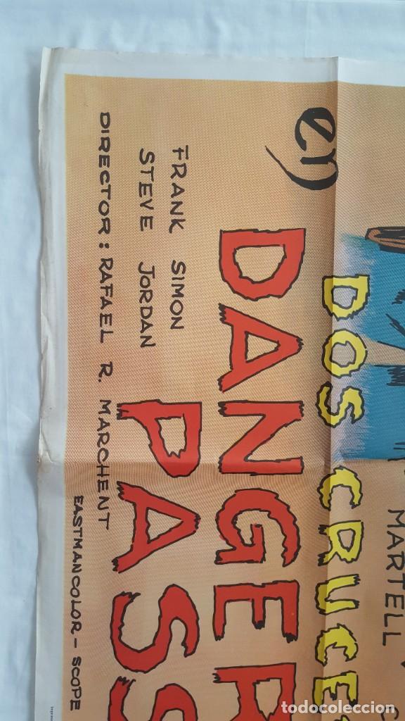 Cine: P&Oacute;STER ORIGINAL DOS CRUCES EN DANGER PASS - Foto 2