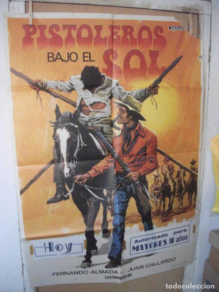 Cine: PISTOLEROS BAJO EL SOL - Foto 1