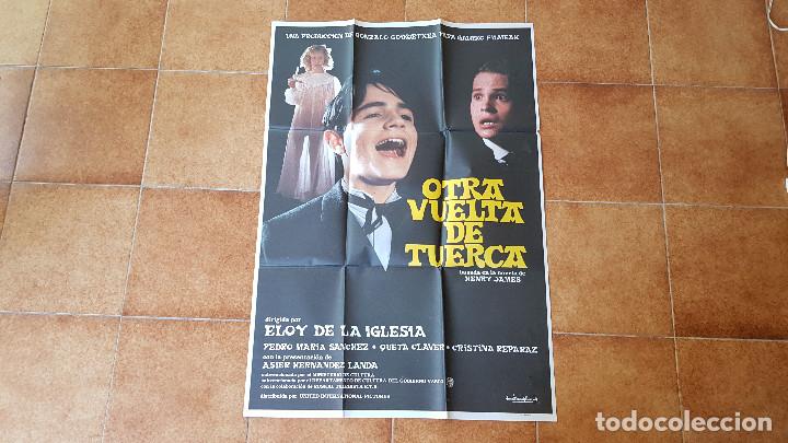 Cinema: POSTER CARTEL OTRA VUELTA DE TUERCA (100 X 70 CMS. APROX.) + 12 FOTOCROMOS (34 X 24 CMS.)