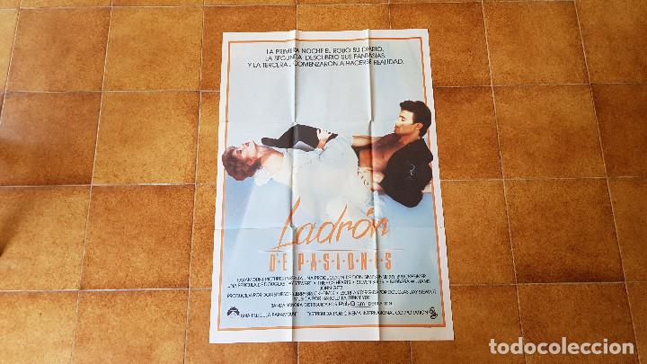 Cinema: POSTER CARTEL LADRON DE PASIONES (100 X 70 CMS. APROX.) + 12 FOTOCROMOS (34 X 24 CMS.)
