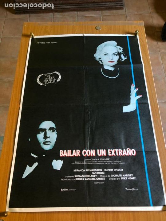 Kino: POSTER - BAILAR CON UN EXTRA&Ntilde;O - MIRANDA RICHARDSON, ORIGINAL 1987