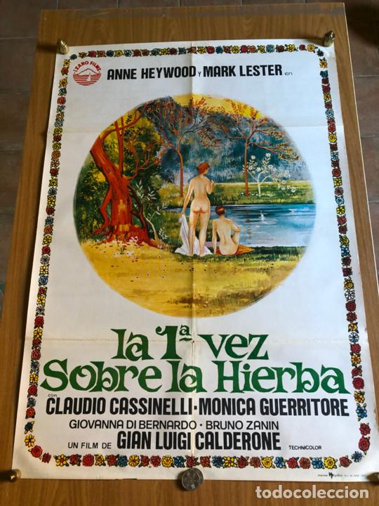Kino: POSTER - LA 1&ordf; VEZ SOBRE LA HIERBA - CLAUDIO CASSINELLI, ORIGINAL 1977 -