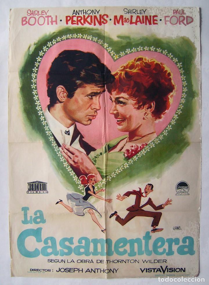 Cinema: LA CASAMENTERA, con Shirley MacLaine. POSTER 70 X 100 cms. 1961. DISE&Ntilde;O: JANO