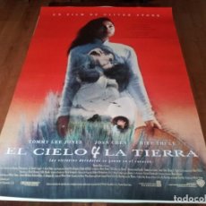 Cine: EL CIELO Y LA TIERRA - TOMMY LEE JONES, JOAN CHEN, HAING S. NGOR - POSTER ORIGINAL WARNER 1993