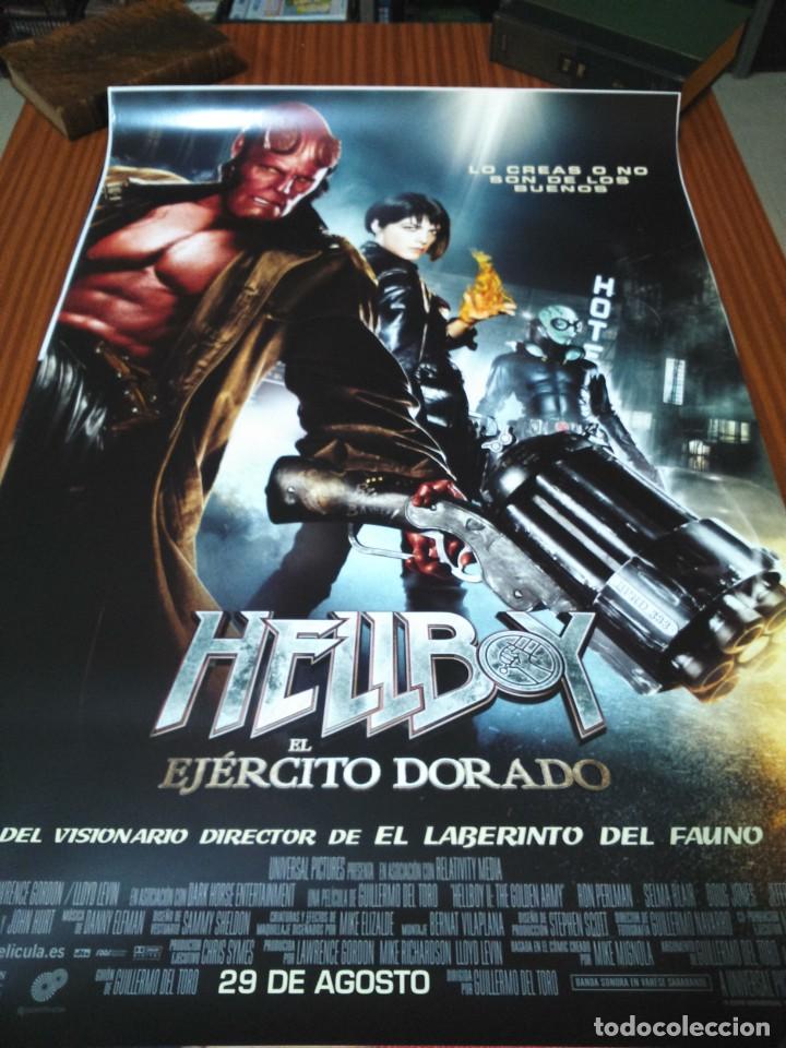 el cartel de hellboy del ejército dorado