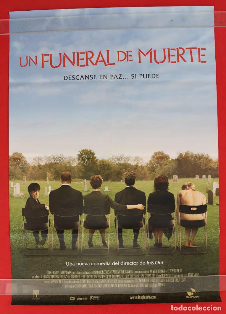 Cine: Poster Un funeral de muerte - Foto 1