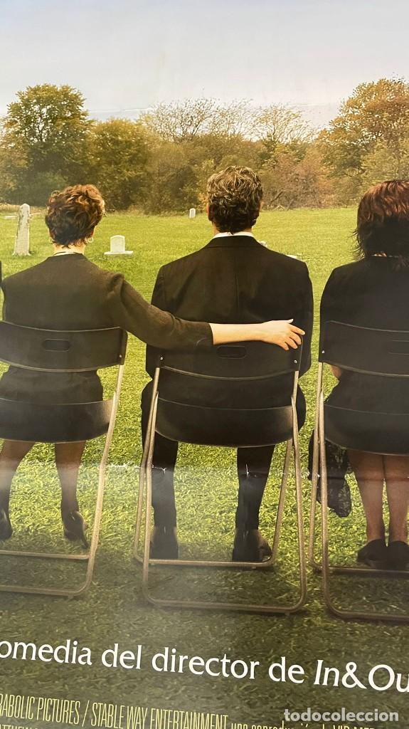 Cine: Poster Un funeral de muerte - Foto 5